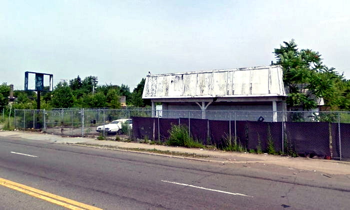Arthur Treachers Fish & Chips - Detroit - 6101 E Mcnichols Rd (newer photo)